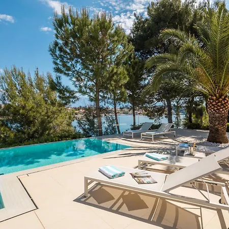 Mila Villa Selca (Brac)